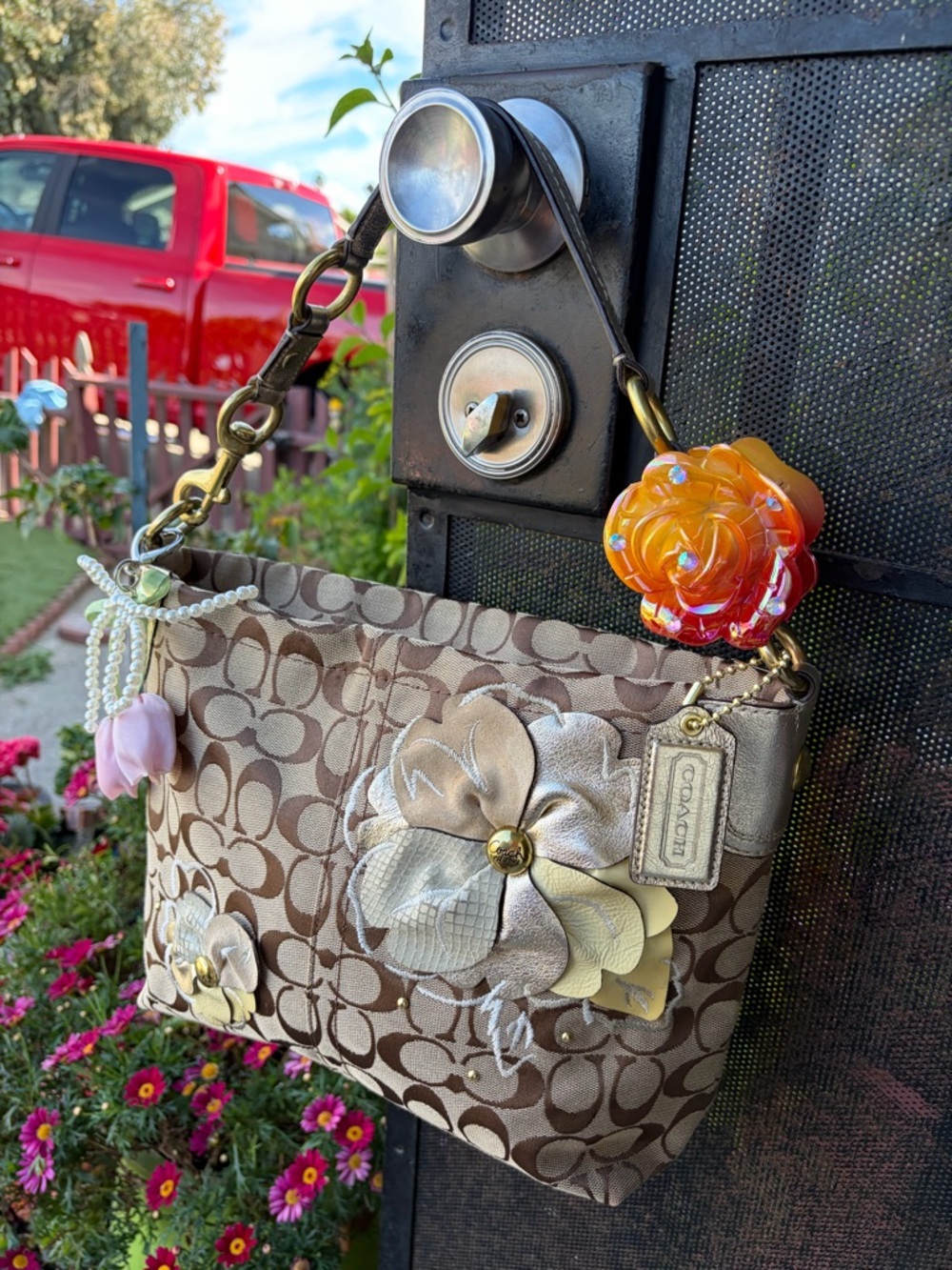 Gorgeous Y2k Coach F16879 Bleecker Leather Floral CARLY Khaki Gold Shoulder bag - Picture 16 of 16